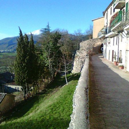 Fossato di Vico Appartamento Nel Castello Presso Gubbio מראה חיצוני תמונה